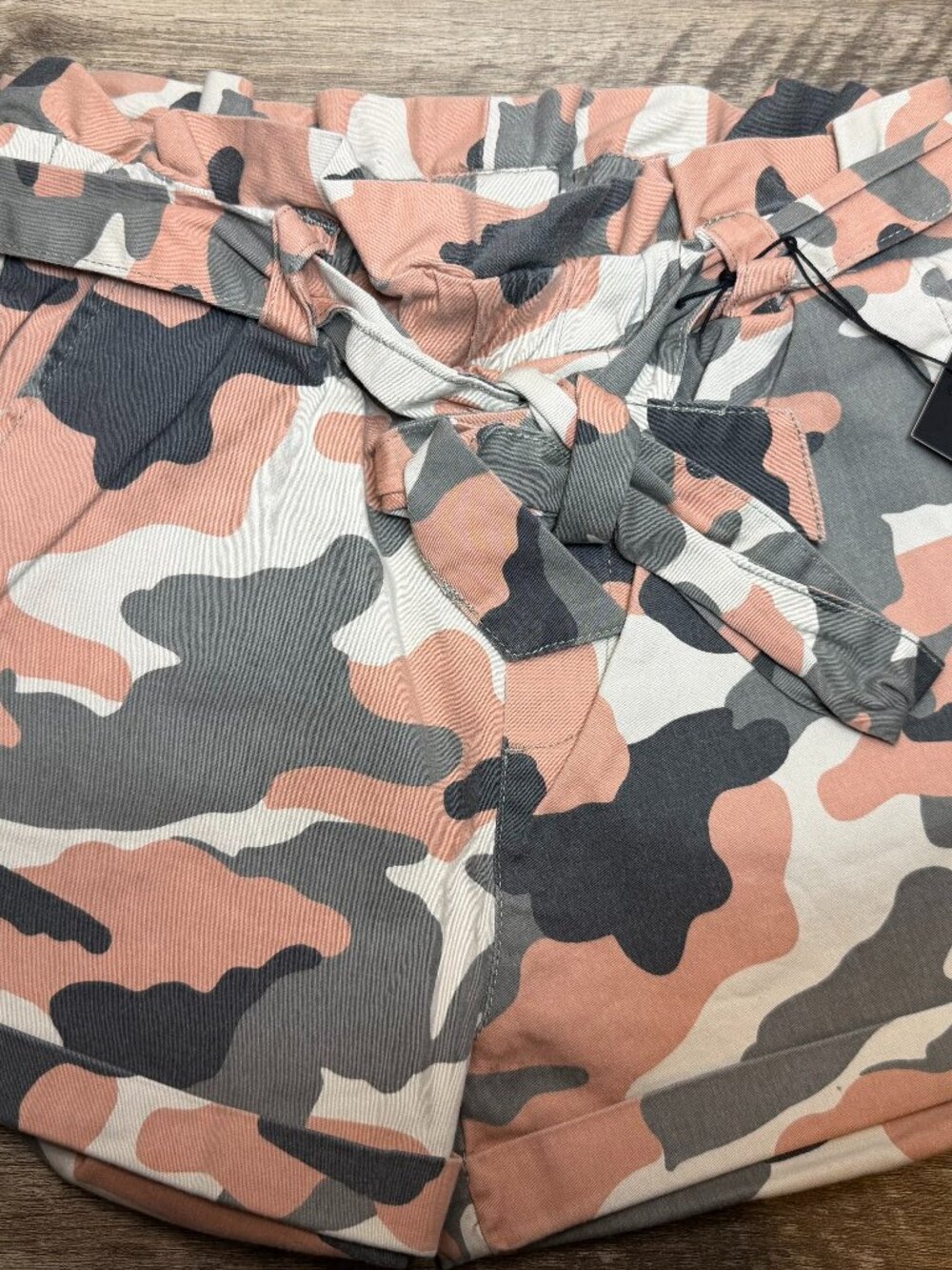 Streetwear Society Pink Camo Paperbag Shorts NWT Size Medium